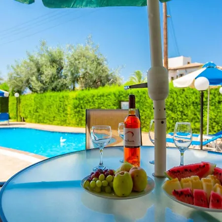 Villa Halima Fostira *