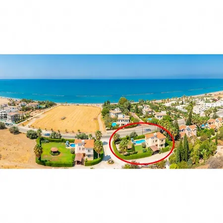 Villa Halima Fostira Polis