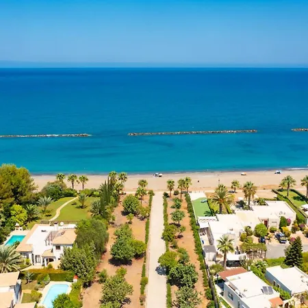 Halima Fostira * Polis