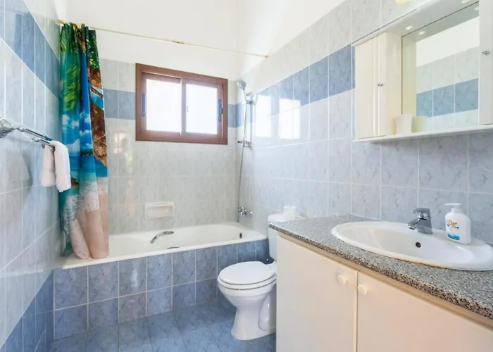 Halima Fostira Βίλα *