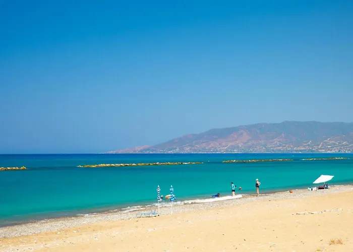 ヴィラ Halima Fostira Polis