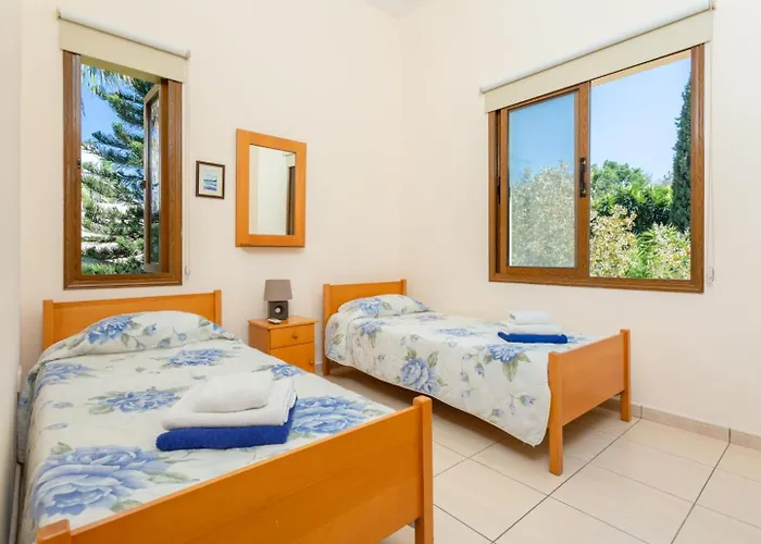 Halima Fostira Βίλα *