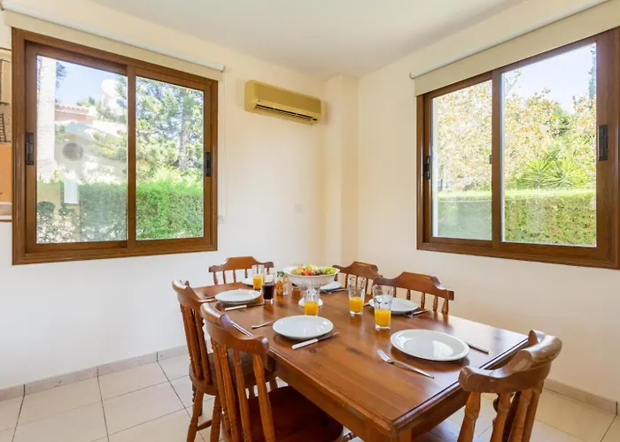 Halima Fostira Polis