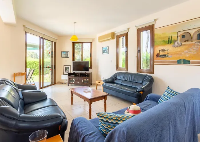 Halima Fostira Βίλα *