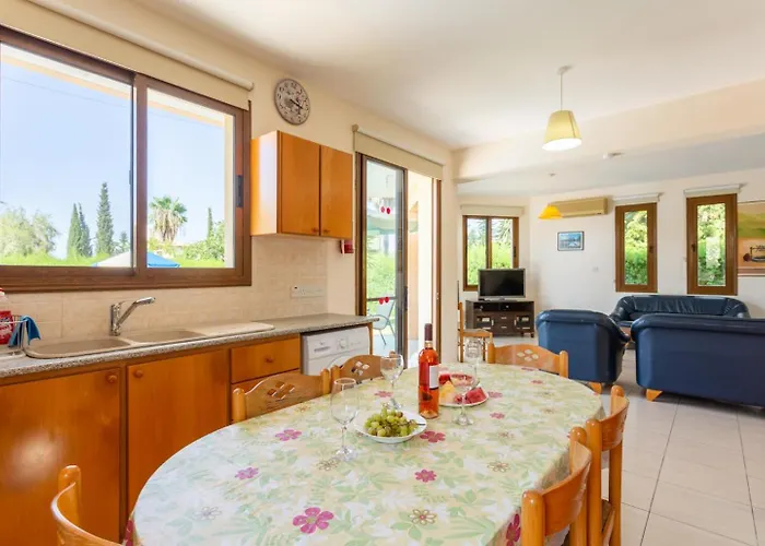 Halima Fostira Polis