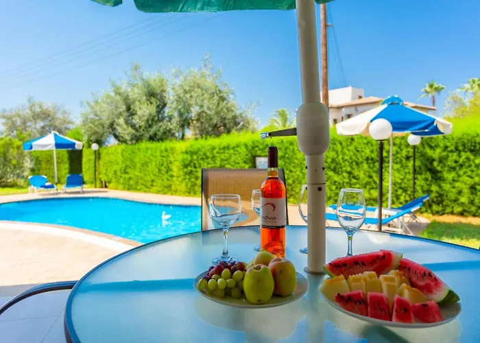 Βίλα Halima Fostira *