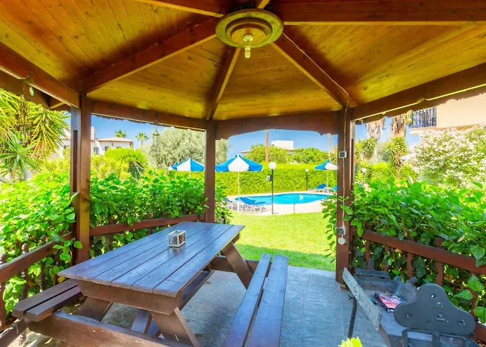 Halima Fostira * Πόλη