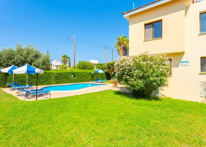 Halima Fostira Βίλα *